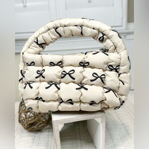 Small Puffer Bag Cream with Black Bows